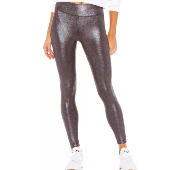 Koral DRIVE HIGH RISE FOIL RIB LEGGING IN PURPLE. IN GLITTER Sz M